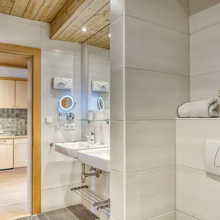 Boutiquehotel Zomm In Seefeld Апарт-отель 4*