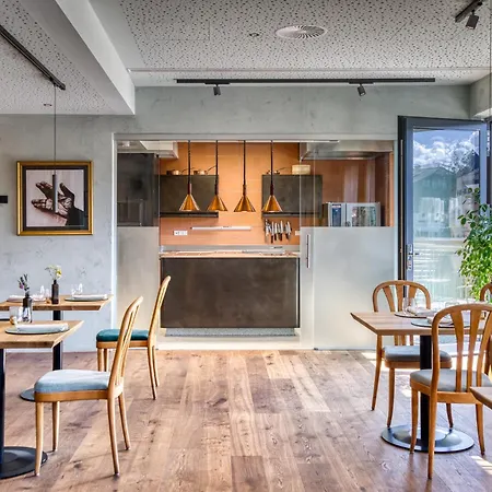 Boutiquehotel Zomm In Seefeld Апарт-отель 4*