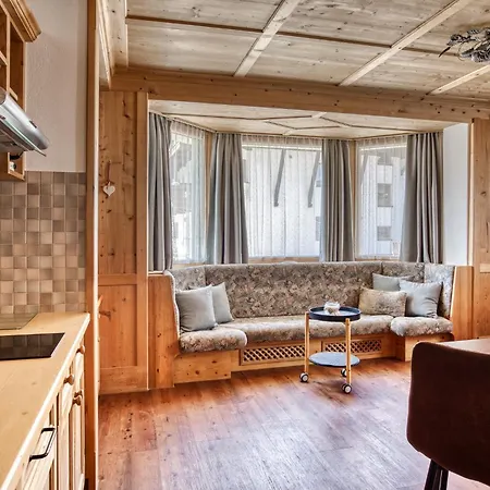 Апарт-отель Boutiquehotel Zomm In Seefeld