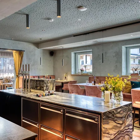 Boutiquehotel Zomm In Seefeld 3* Ζέεφελντ